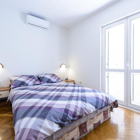 דוברובניק Apartment Tija Two Bedroom Apartment With Balcony And Partial Sea View מראה חיצוני תמונה
