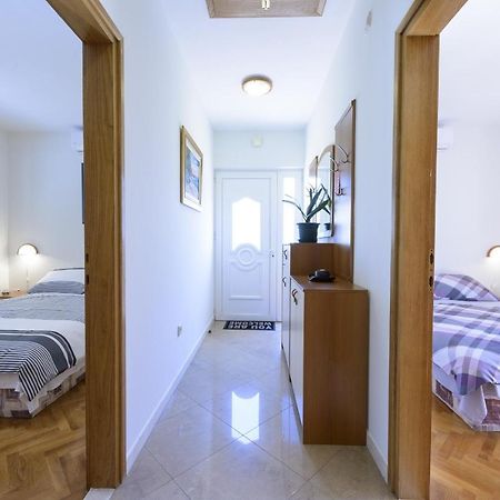 דוברובניק Apartment Tija Two Bedroom Apartment With Balcony And Partial Sea View מראה חיצוני תמונה