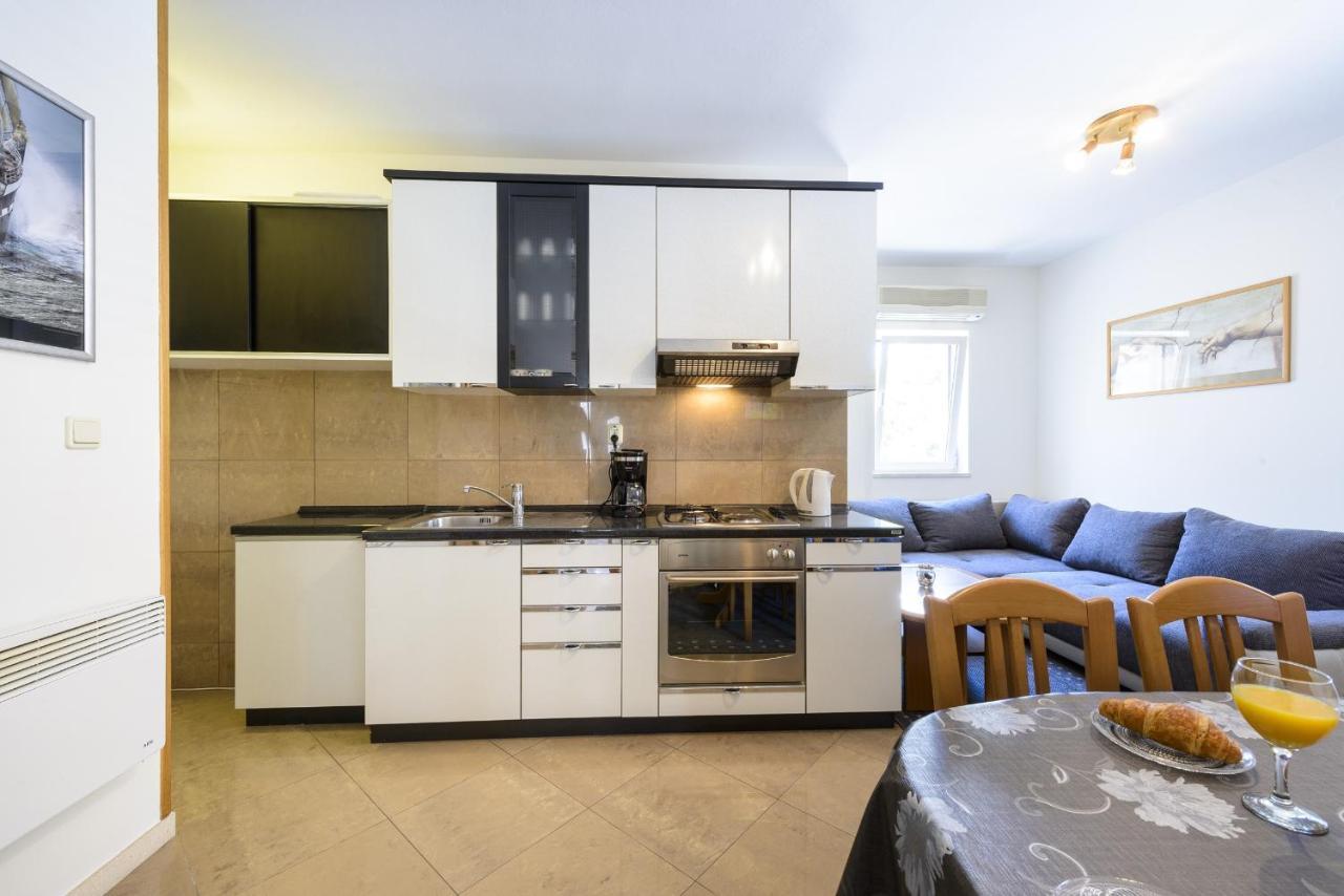 דוברובניק Apartment Tija Two Bedroom Apartment With Balcony And Partial Sea View מראה חיצוני תמונה