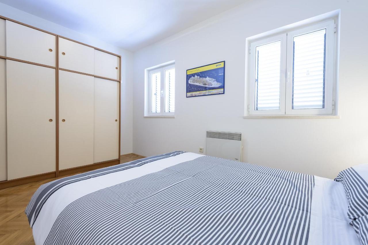 דוברובניק Apartment Tija Two Bedroom Apartment With Balcony And Partial Sea View מראה חיצוני תמונה